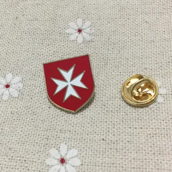 100pc Veleprodaja Crveni Štit s Bijelim Malteškom Križu Križarski Red Knight Masonski Rever Igle i Broševi Масонство Pin Ikonu